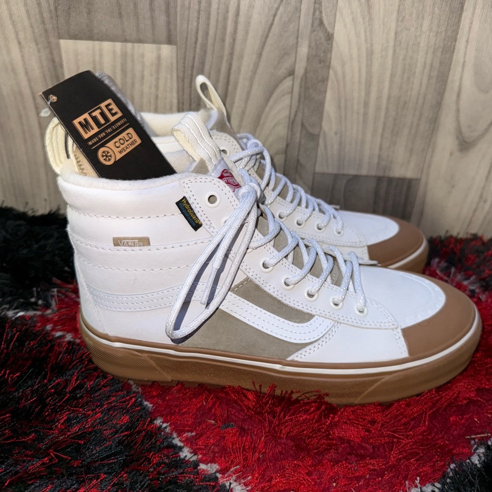 Vans Sk8-Hi MTE-2 White and Tan High-Top Sneakers Classic Design Size: 8 - Picture 3 of 7